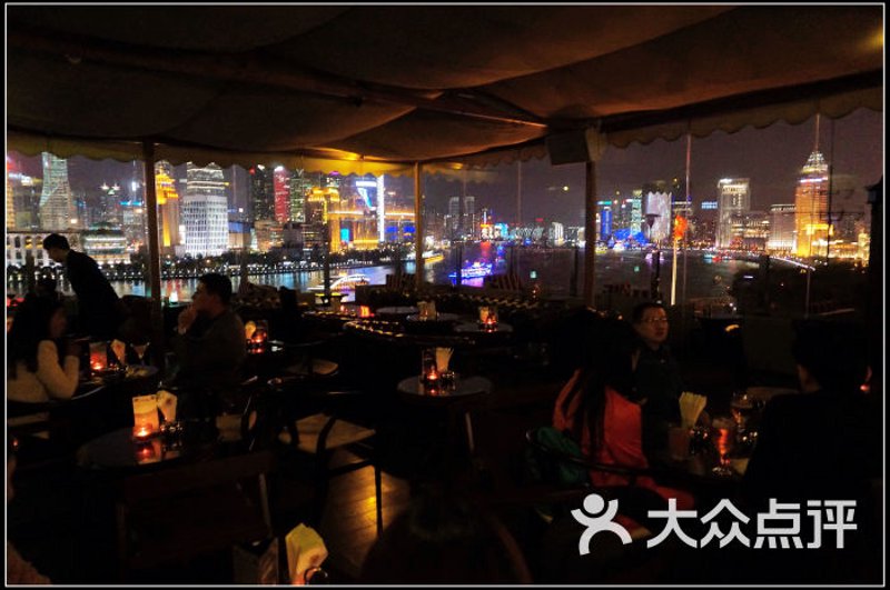 在上海,如何找到最合适的休闲娱乐方式?让我们一起探索魔都的美食与文化吧!